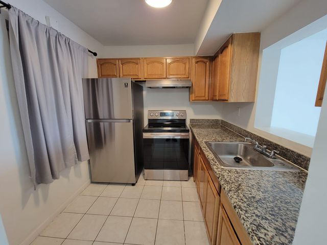 3700 NW 21st Street 203, Lauderdale Lakes, FL 33311