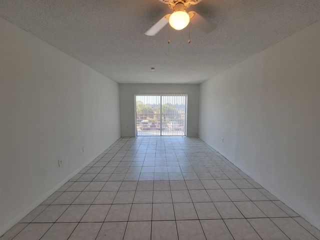 3700 NW 21st Street 203, Lauderdale Lakes, FL 33311