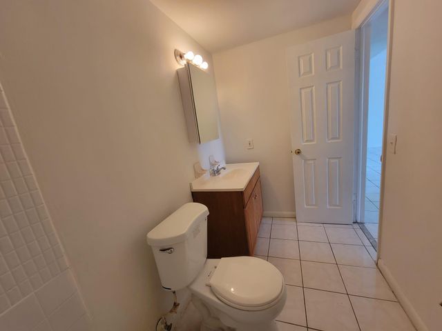 3700 NW 21st Street 203, Lauderdale Lakes, FL 33311