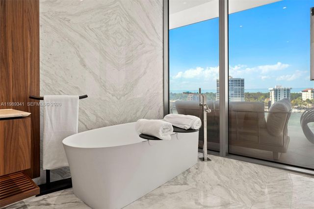 5 Grove Isle Drive PHS01, Coconut Grove, FL 33131
