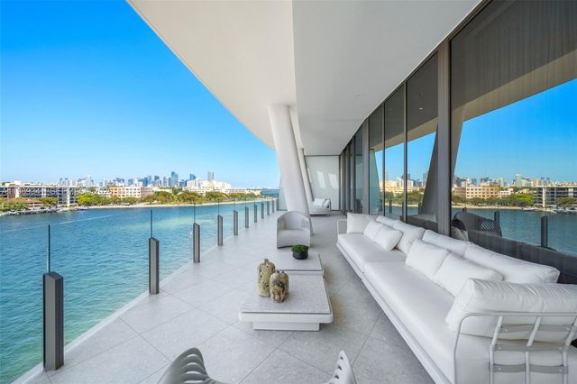 5 Grove Isle Drive PHS01, Coconut Grove, FL 33131