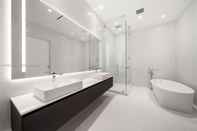 5 Grove Isle Drive PHS01, Coconut Grove, FL 33131