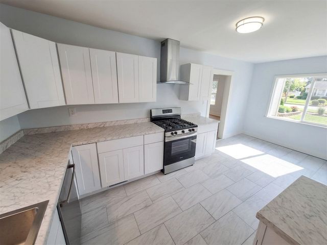 110 Hillsdale Street, Hillsdale, MI 49242