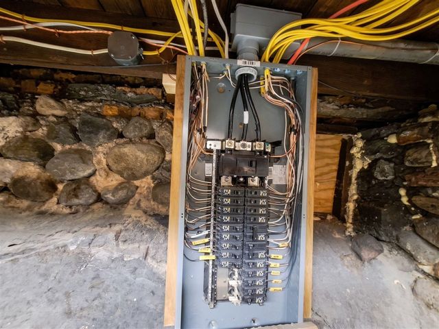 110 Hillsdale Street, Hillsdale, MI 49242