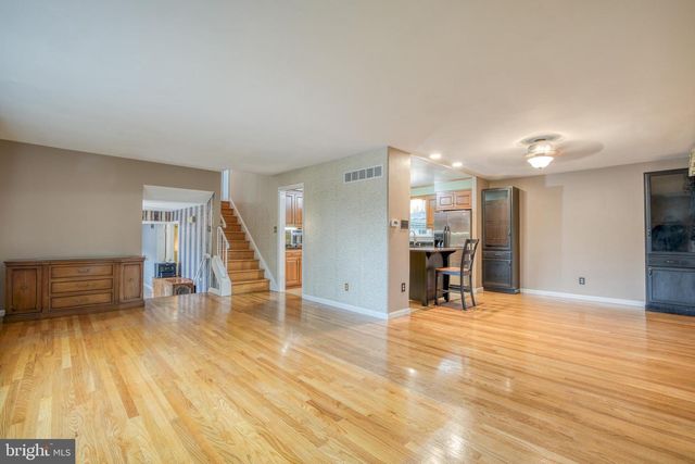420 CORTLEIGH DR, York, PA 17402