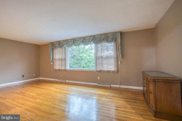 420 CORTLEIGH DR, York, PA 17402
