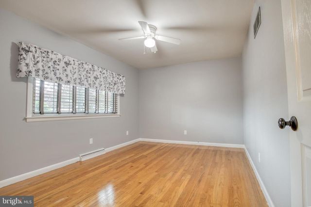 420 CORTLEIGH DR, York, PA 17402