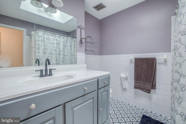 420 CORTLEIGH DR, York, PA 17402