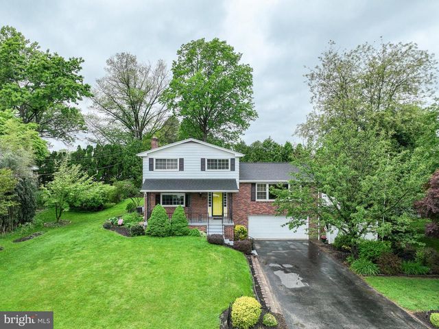420 CORTLEIGH DR, York, PA 17402
