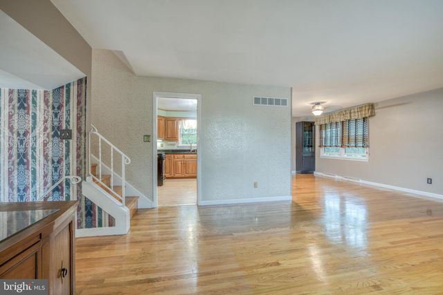 420 CORTLEIGH DR, York, PA 17402