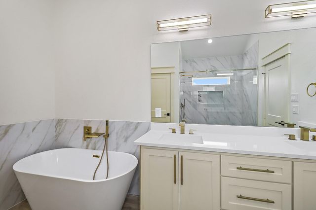 1602 Chart Drive, Crosby, TX 77532