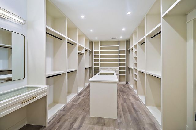 1602 Chart Drive, Crosby, TX 77532