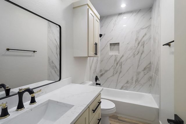 1602 Chart Drive, Crosby, TX 77532