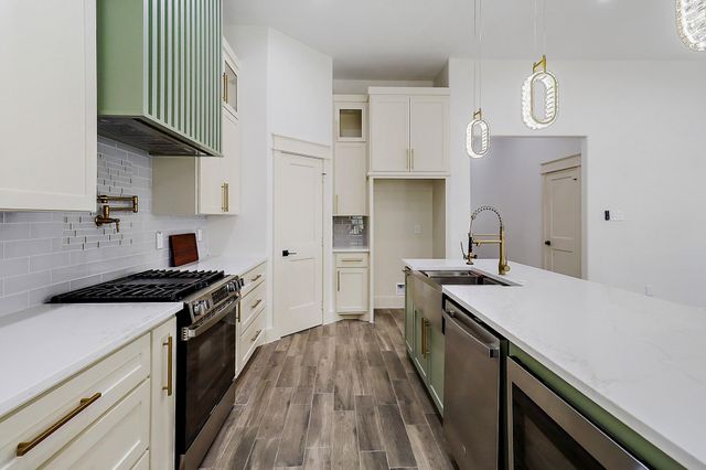 1602 Chart Drive, Crosby, TX 77532