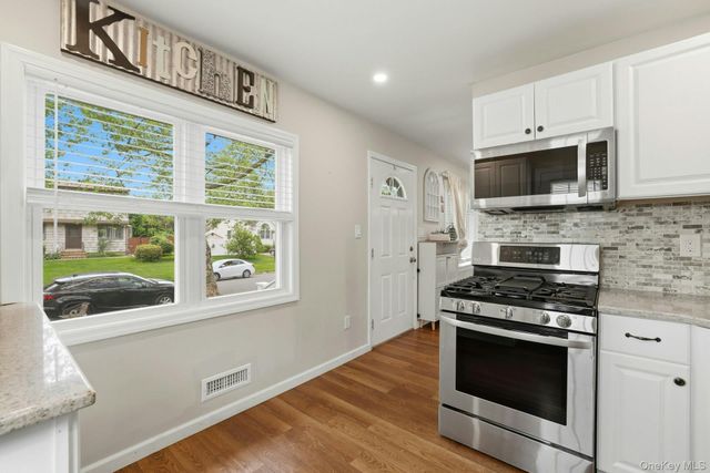 3 Win Haven Lane, Commack, NY 11725