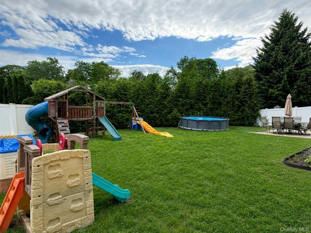 3 Win Haven Lane, Commack, NY 11725