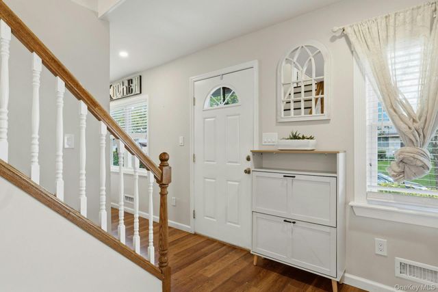 3 Win Haven Lane, Commack, NY 11725