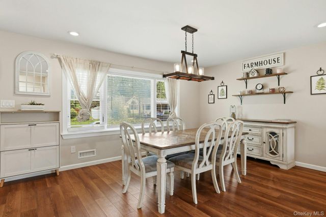 3 Win Haven Lane, Commack, NY 11725