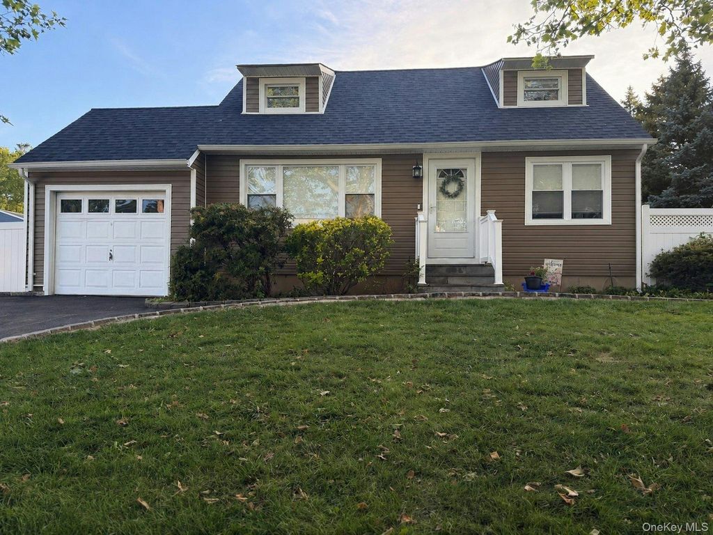 3 Win Haven Lane, Commack, NY 11725