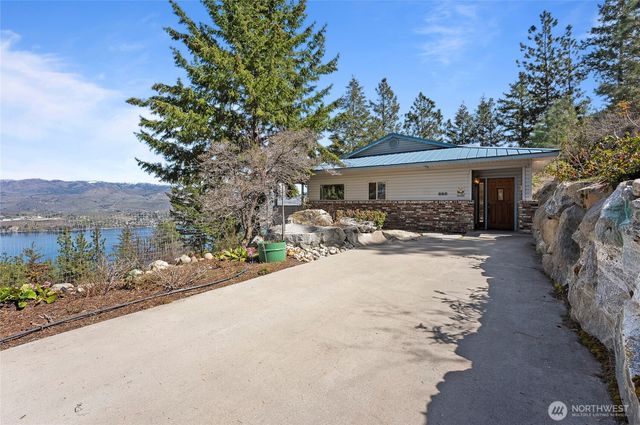 985 Guffy Road, Chelan, WA 98816