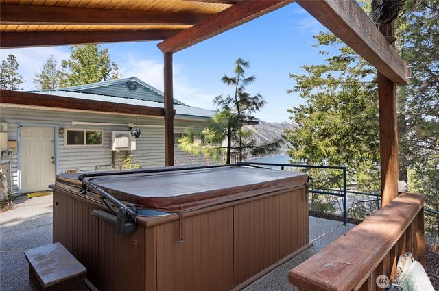 985 Guffy Road, Chelan, WA 98816