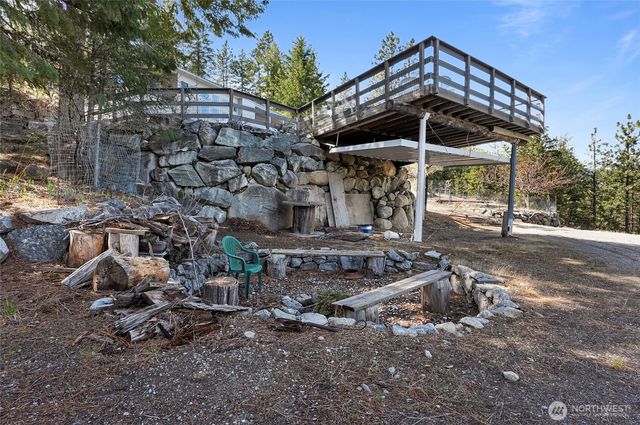 985 Guffy Road, Chelan, WA 98816