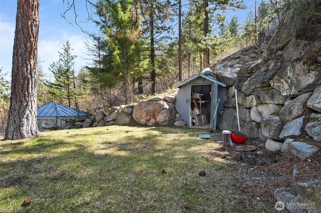 985 Guffy Road, Chelan, WA 98816