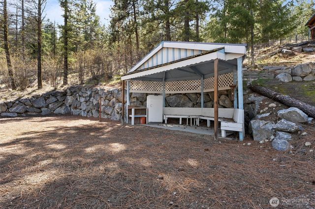 985 Guffy Road, Chelan, WA 98816