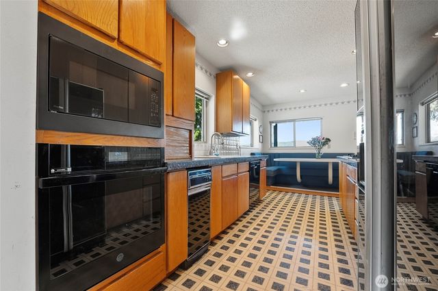 985 Guffy Road, Chelan, WA 98816