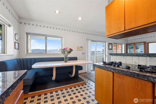 985 Guffy Road, Chelan, WA 98816