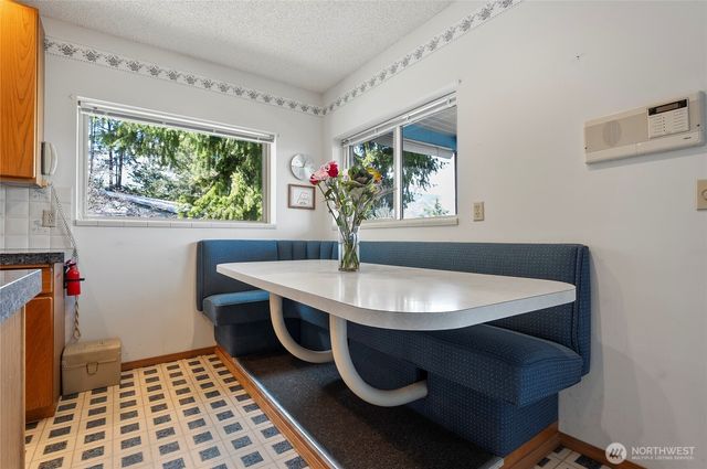 985 Guffy Road, Chelan, WA 98816