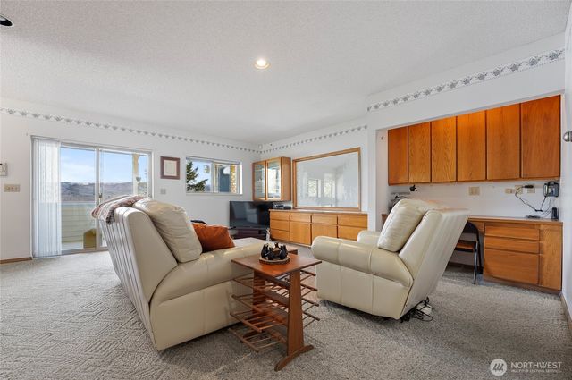 985 Guffy Road, Chelan, WA 98816