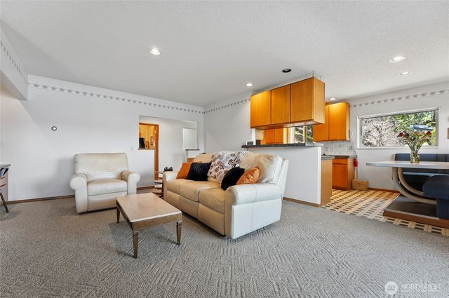 985 Guffy Road, Chelan, WA 98816