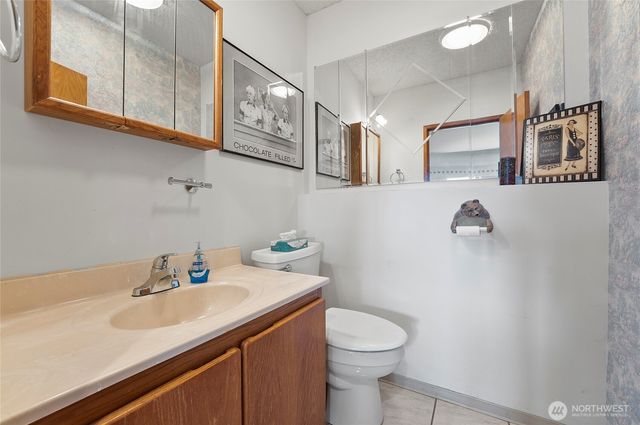 985 Guffy Road, Chelan, WA 98816