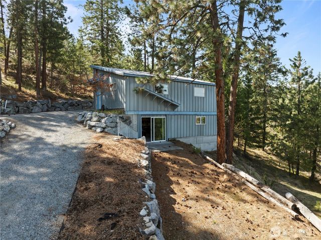 985 Guffy Road, Chelan, WA 98816