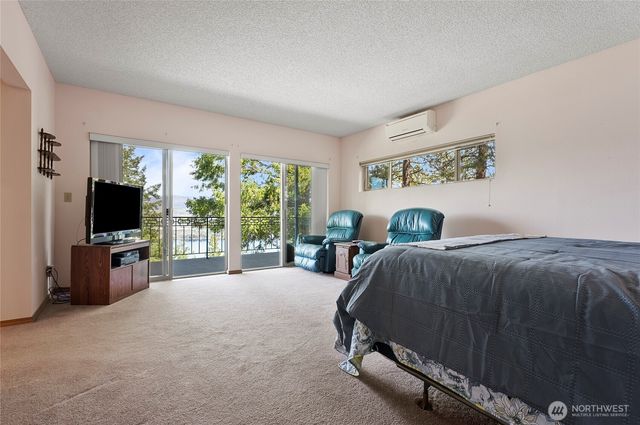 985 Guffy Road, Chelan, WA 98816