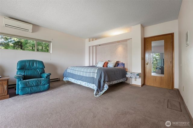 985 Guffy Road, Chelan, WA 98816