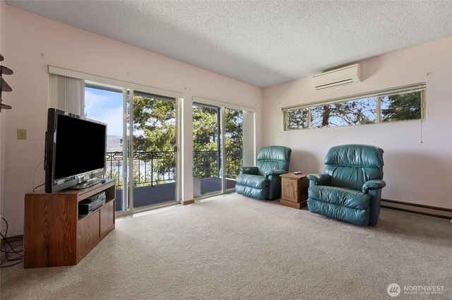 985 Guffy Road, Chelan, WA 98816