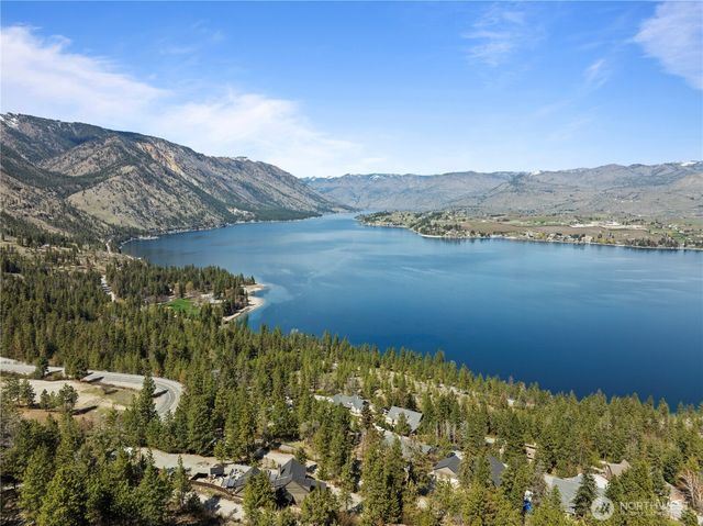 985 Guffy Road, Chelan, WA 98816