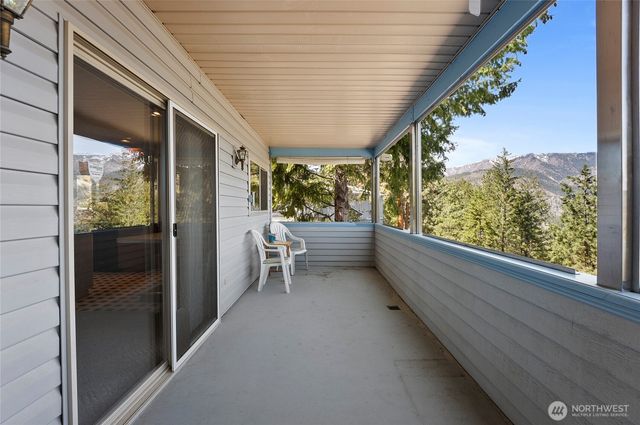 985 Guffy Road, Chelan, WA 98816