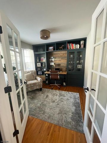 1 Brandon Ct, Andover Boro, NJ 07821