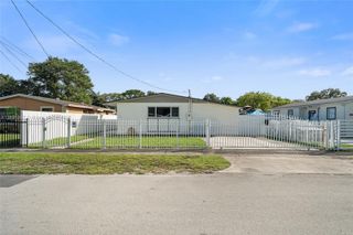 2100 NW 154th St, Miami Gardens, FL 33054