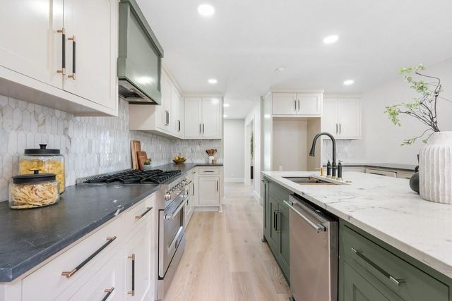 7525 Middlewood Street, Houston, TX 77063