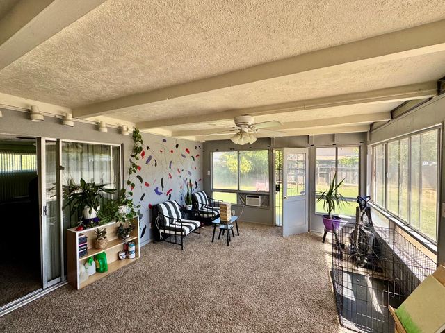 980 Sydney Ln, Merced, CA 95341