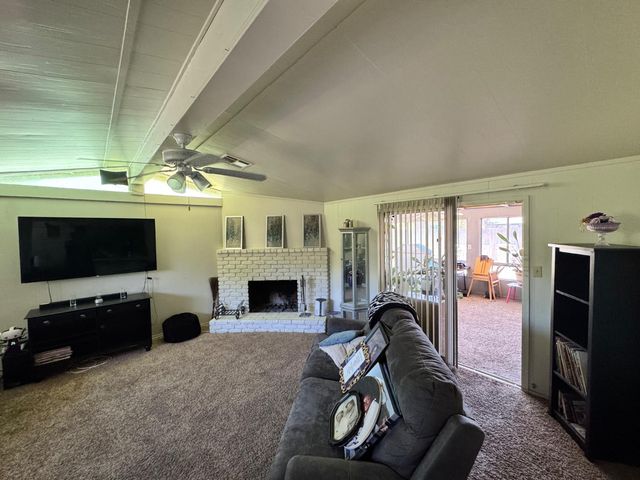 980 Sydney Ln, Merced, CA 95341