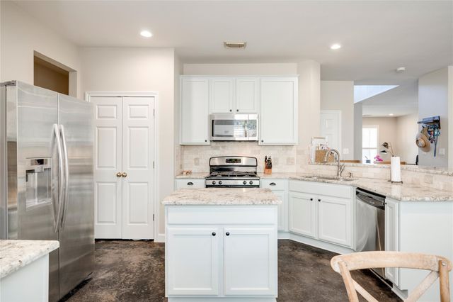 2729 Kinney Oaks CT, Austin, TX 78704