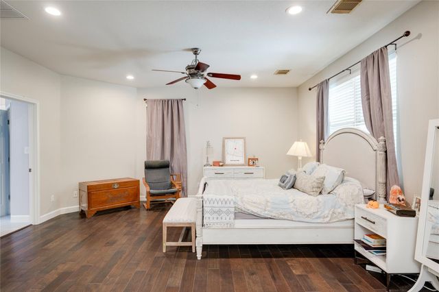 2729 Kinney Oaks CT, Austin, TX 78704