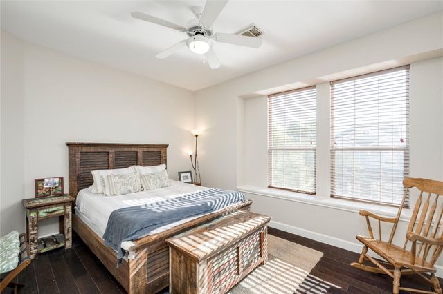 2729 Kinney Oaks CT, Austin, TX 78704