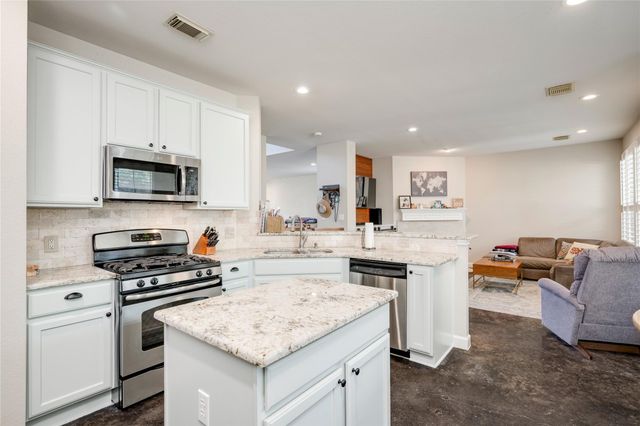 2729 Kinney Oaks CT, Austin, TX 78704