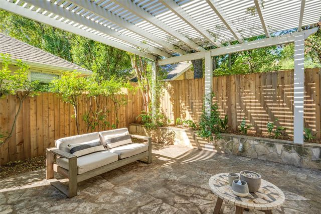 2729 Kinney Oaks CT, Austin, TX 78704